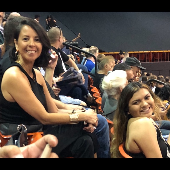 Meet your Posher, Gina - Picture 5 of 5